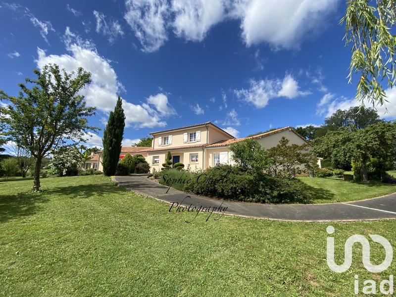 Maison - 294 m² - 7 pièces