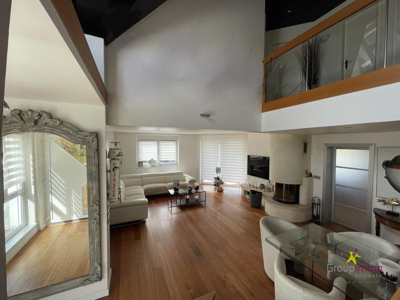 Maison - 244 m² - 9 pièces