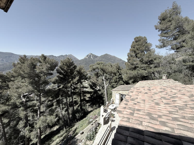 Maison - 180 m² - 6 pièces