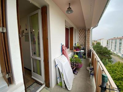 Appartement - 64 m² - 4 pièces