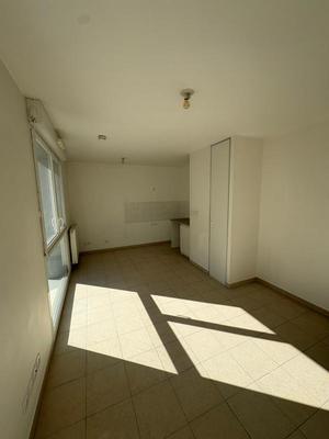 Studio - 26 m² - 2 pièces