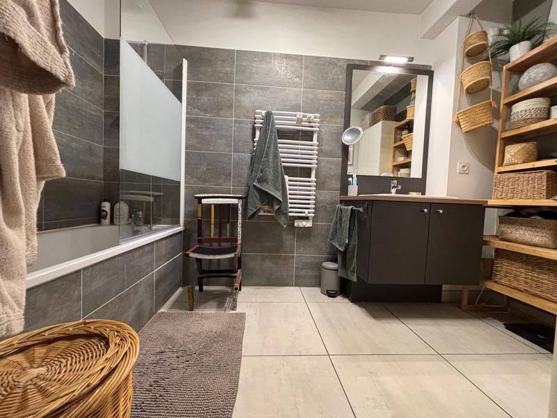 Appartement - 94 m² - 4 pièces