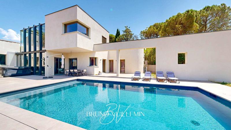 Villa - 389 m² - 11 pièces