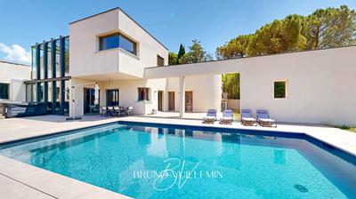 Villa - 389 m² - 11 pièces