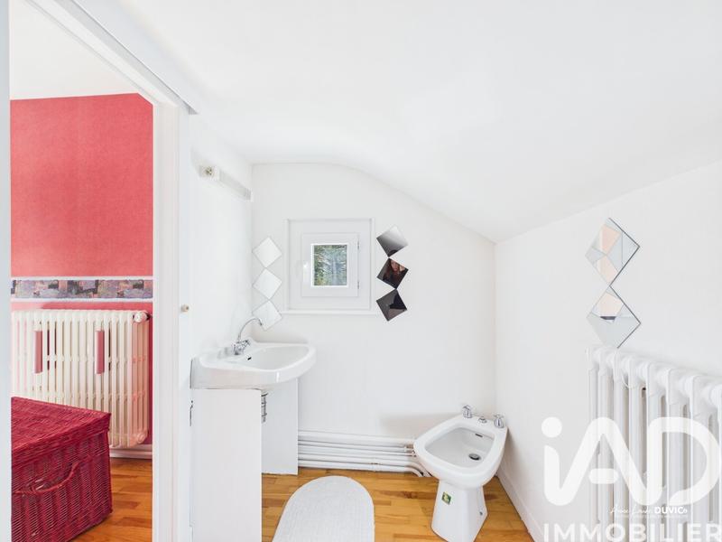 Maison - 243 m² - 7 pièces