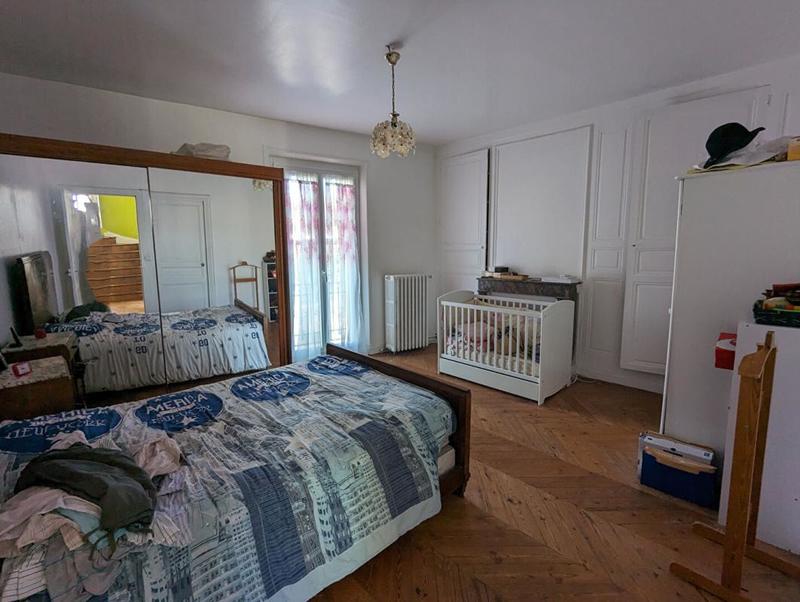 Maison - 200 m² - 8 pièces