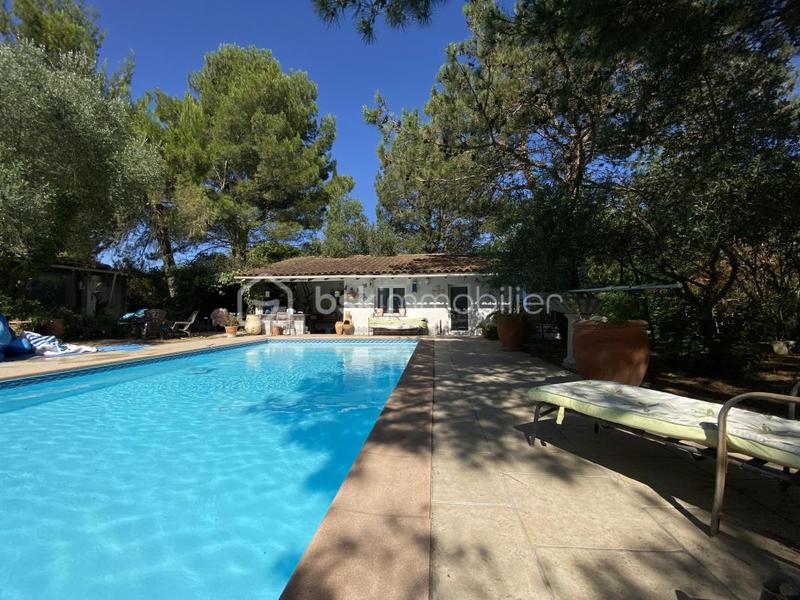 Maison traditionnelle - 140 m² - 5 pièces