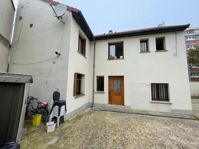 Maison - 120 m² - 7 pièces