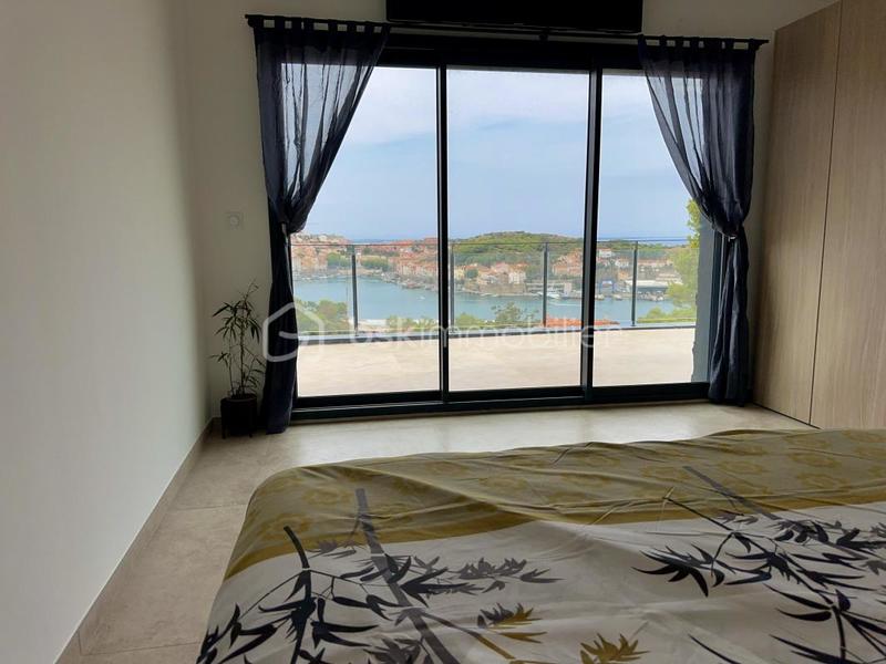 Villa - 228 m² - 4 pièces