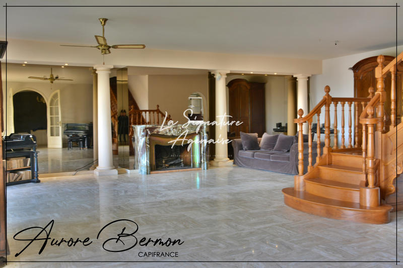 Villa - 305 m² - 7 pièces