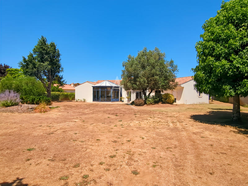 Maison - 246 m² - 6 pièces