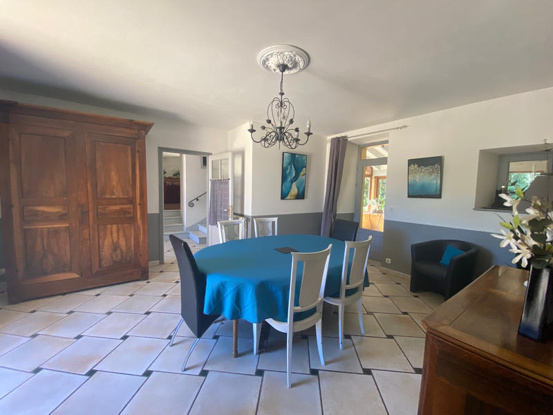 Maison - 216 m² - 7 pièces