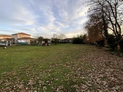 Terrain constructible - 940 m²