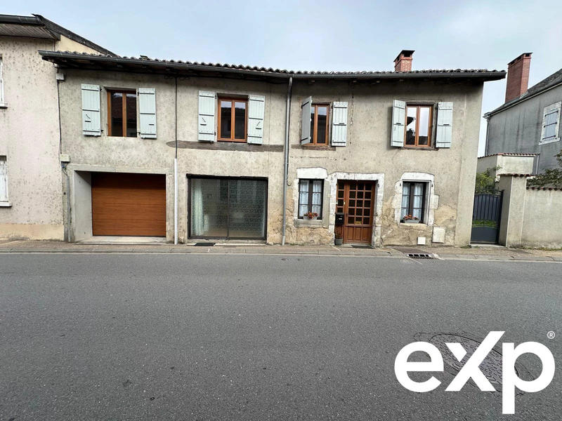 Maison - 239 m² - 8 pièces