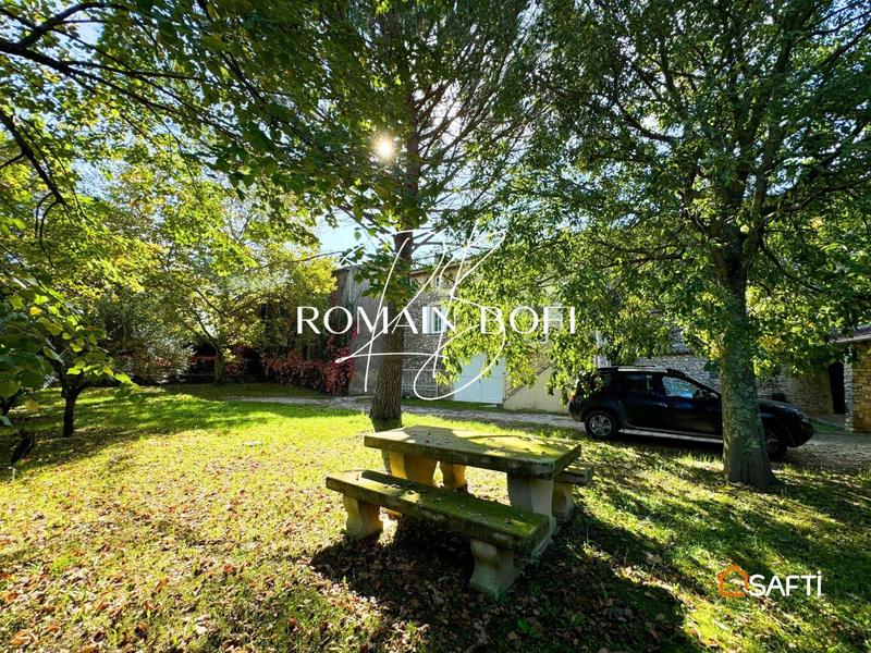 Maison - 283 m² - 12 pièces