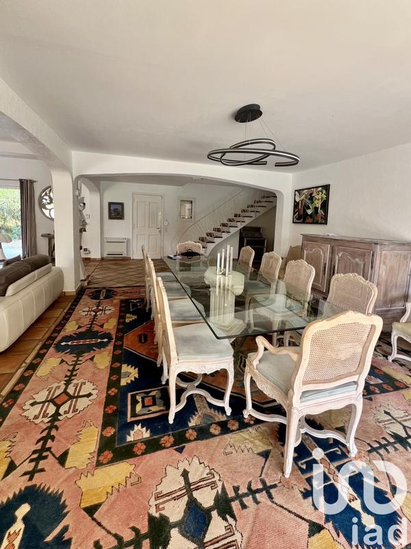 Maison - 270 m² - 8 pièces