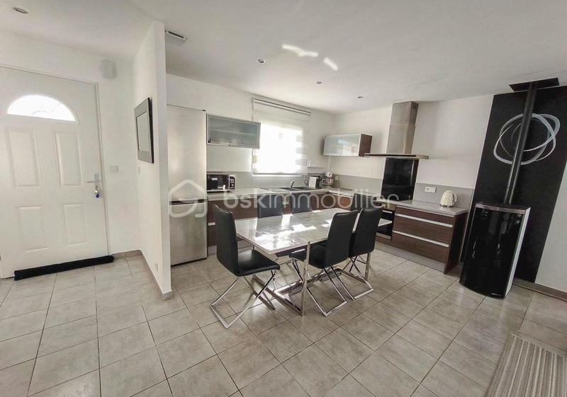 Villa - 90 m² - 4 pièces