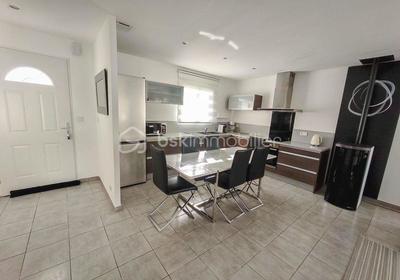 Villa - 90 m² - 4 pièces