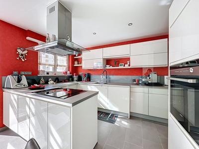 Villa - 216 m² - 8 pièces