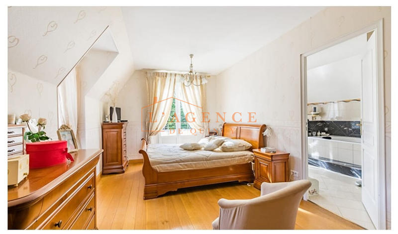 Propriété - 505 m² - 9 pièces