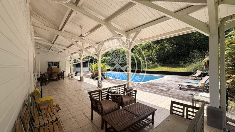 Maison - 172 m² - 5 pièces