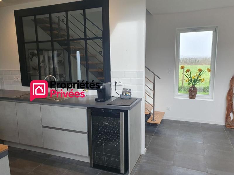 Maison - 180 m² - 5 pièces