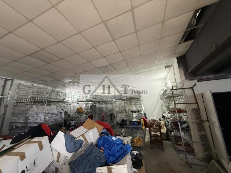 Entrepôt - 1 003 m²