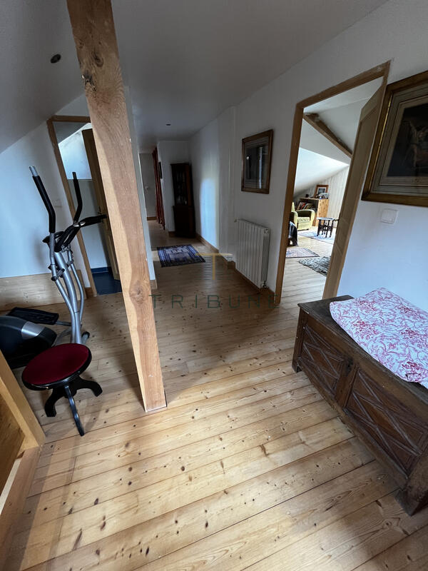 Maison - 266 m² - 10 pièces