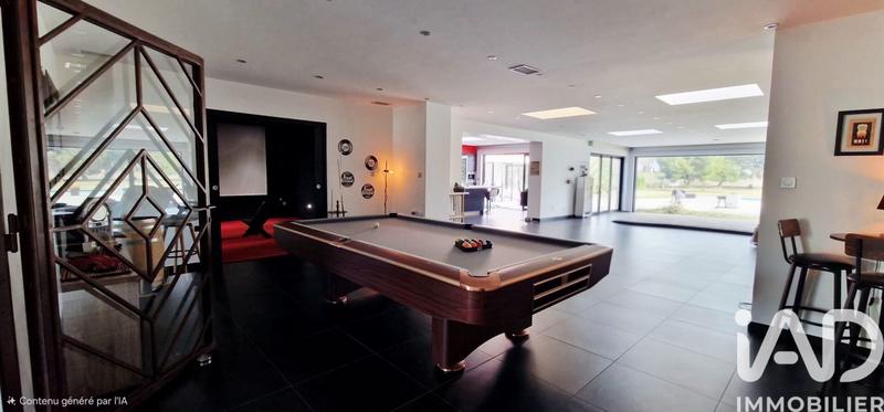 Maison - 285 m² - 5 pièces