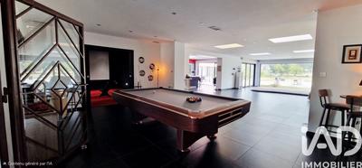 Maison - 285 m² - 5 pièces