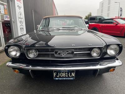 Ford Mustang Convertible V8