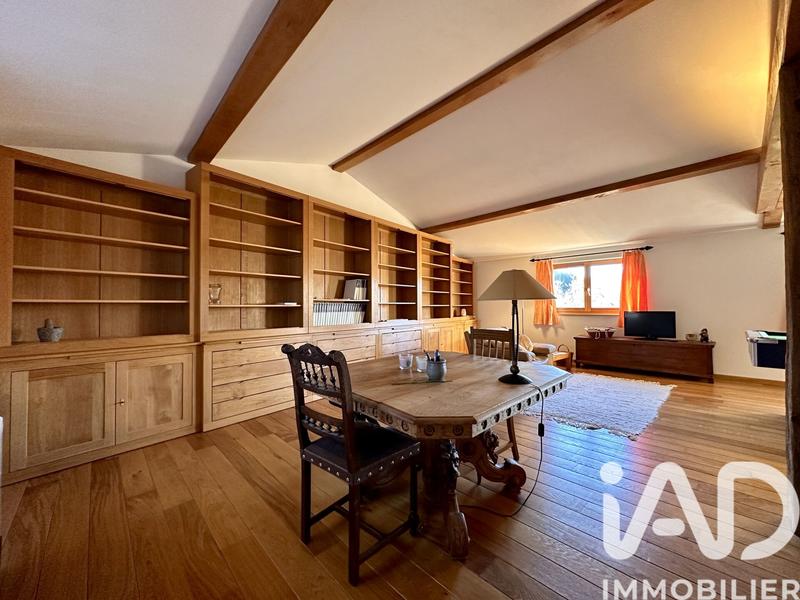 Maison - 187 m² - 9 pièces