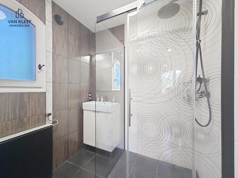 Villa - 180 m² - 7 pièces