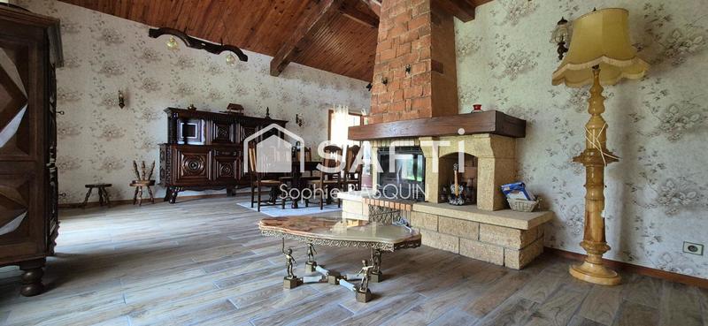 Maison - 210 m² - 8 pièces