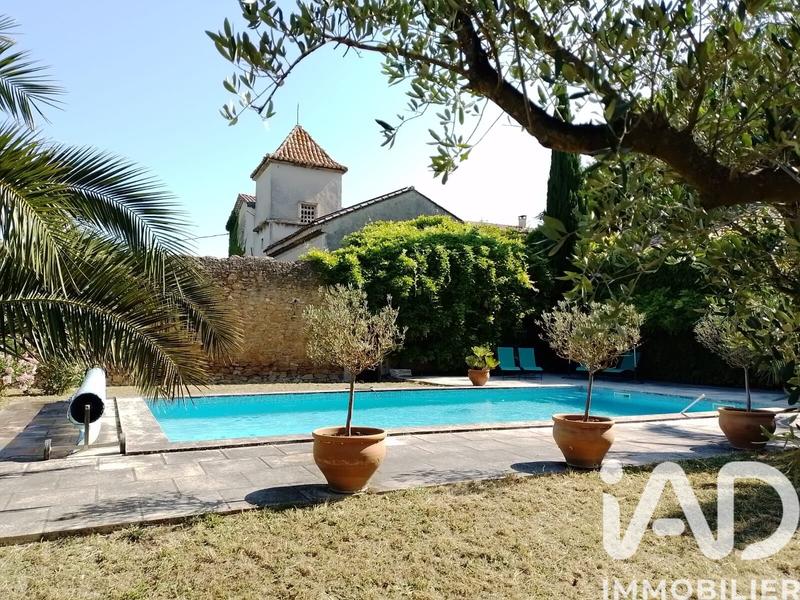 Maison - 460 m² - 10 pièces