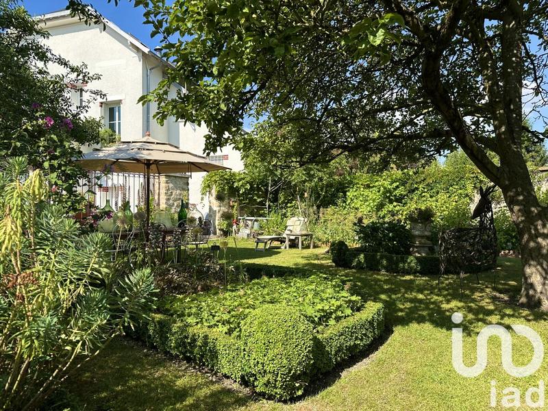 Maison - 276 m² - 13 pièces