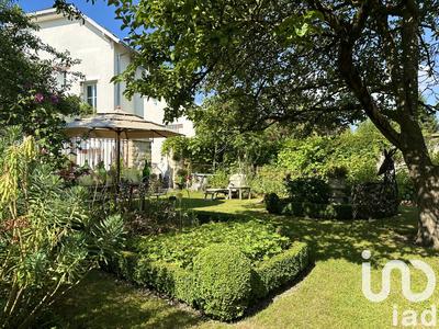 Maison - 276 m² - 13 pièces