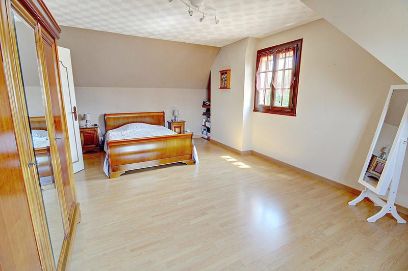 Maison - 127 m² - 6 pièces