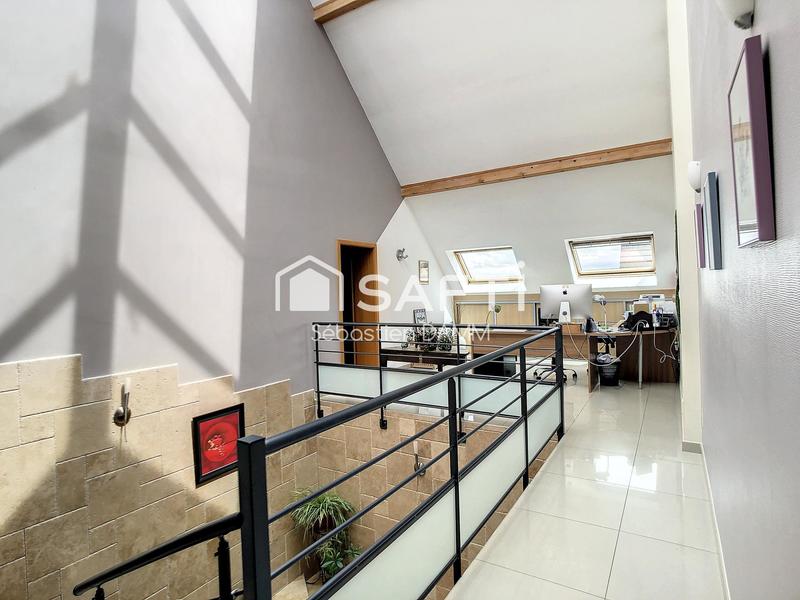 Maison - 251 m² - 11 pièces