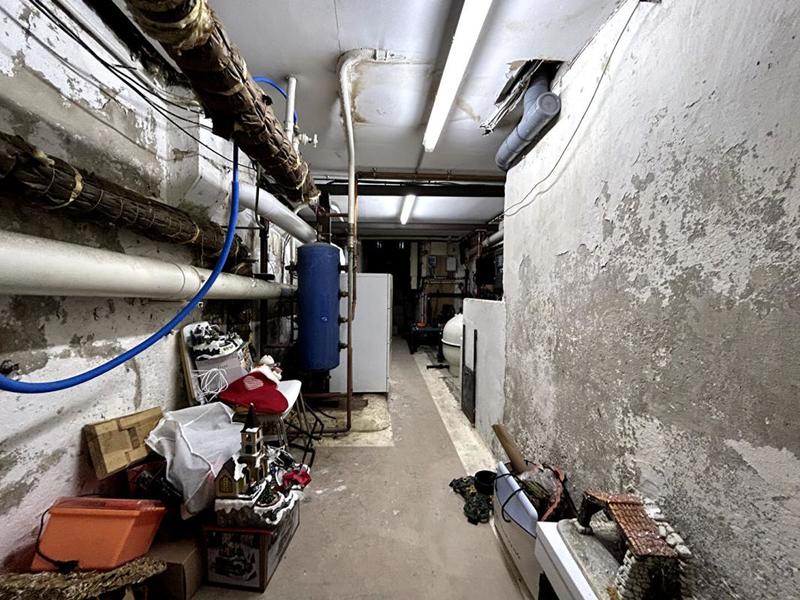 Demeure - 310 m² - 8 pièces