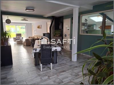 Maison - 130 m² - 8 pièces