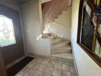 Maison - 200 m² - 8 pièces