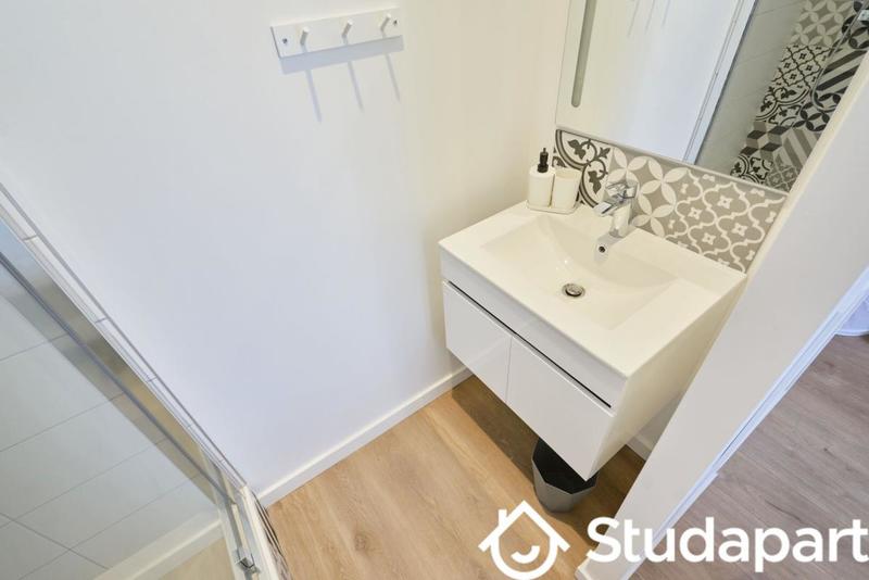 Chambre - 13 m² - 1 pièce