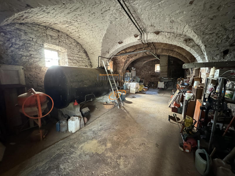 Maison - 310 m² - 12 pièces