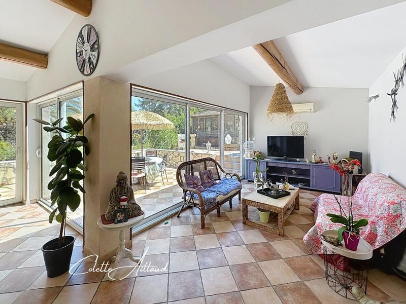 Maison - 200 m² - 7 pièces