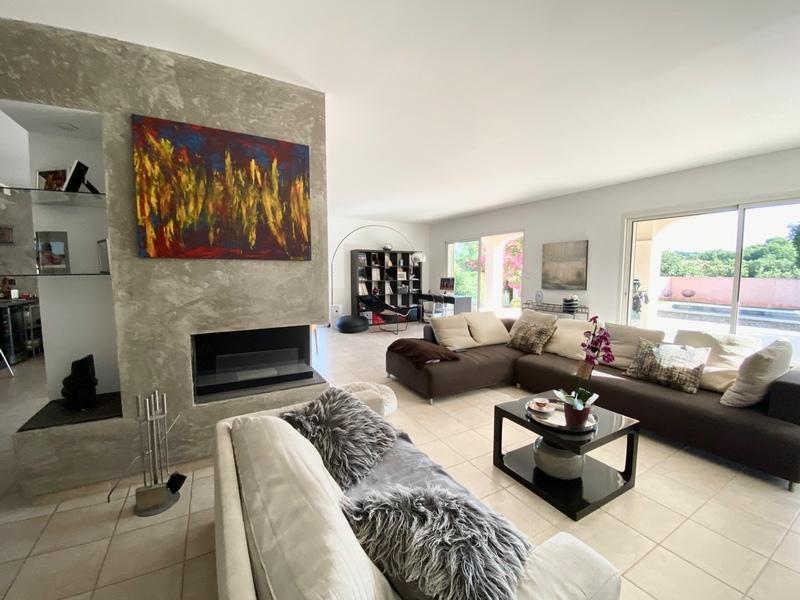 Maison - 200 m² - 6 pièces