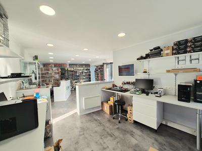 Local commercial - 109 m² - 3 pièces