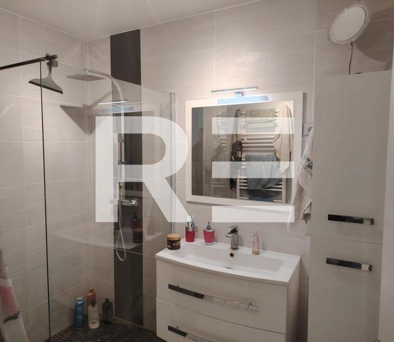 Maison - 122 m² - 7 pièces