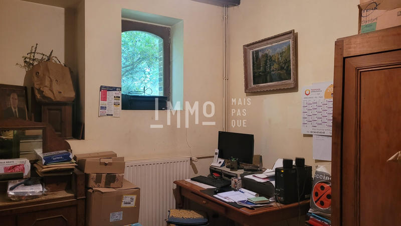 Maison - 230 m² - 6 pièces