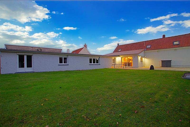 Maison - 234 m² - 7 pièces